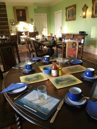 Lisle Combe - image 7