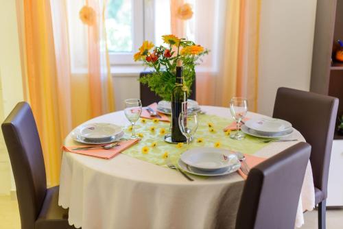 Holiday home Mirjana - with garden - image 11