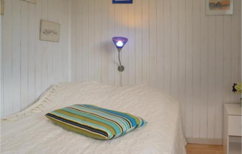 Three-Bedroom Holiday Home In Esbjerg V in 耶廷
