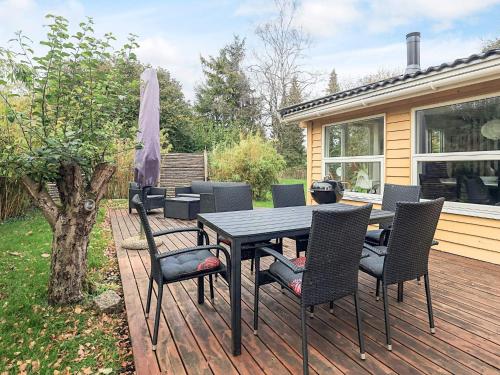 Uitzicht, 6 person holiday home in Borup in Ringsted