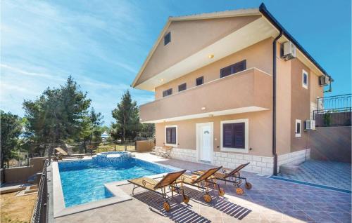 Cozy Home In Split With Private Swimming Pool, Can Be Inside Or Outside, Split (foto 6)