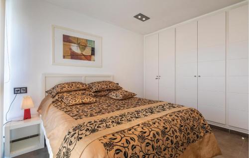 Three-Bedroom Holiday home Sant Pere Pescador with an Outdoor Swimming Pool 04 - image 12