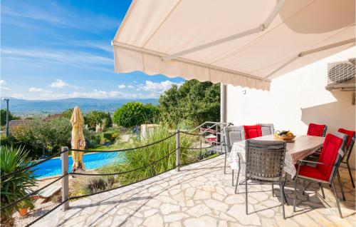 Фасада на хотела, Five-Bedroom Holiday Home In Vinjani Donji in Donji Vinjani
