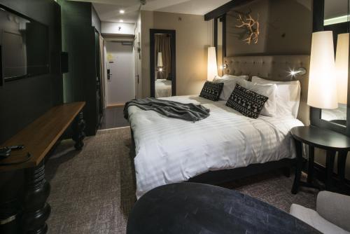 Comfort Queen Room