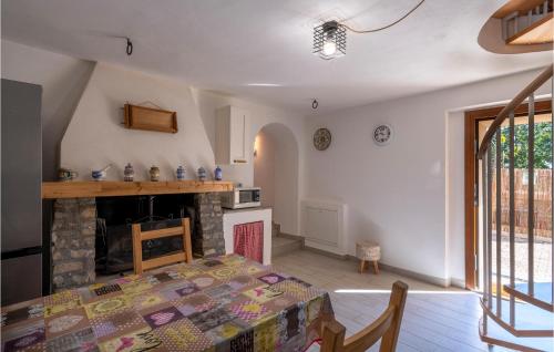  Amazing Home In Civitaquana in Civitaquana