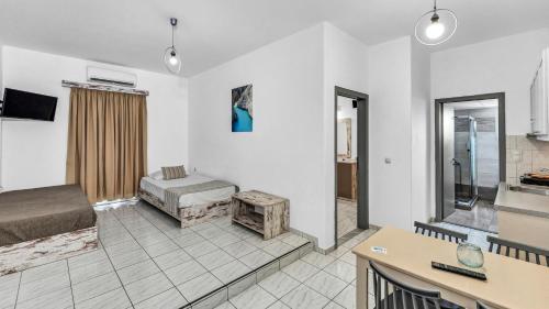 Erato Hotel - image 8