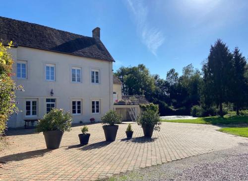 Gîte de Neufontaine, Maison à la campagne gîte à louer Monguillon