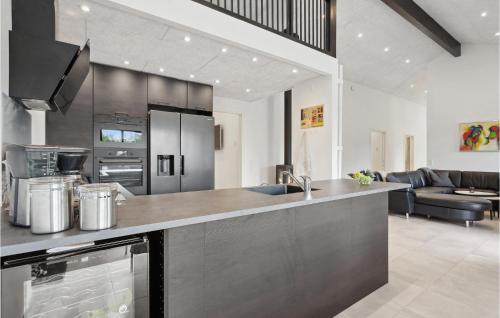 cuisine, Gorgeous Home In Tarm With Wifi in Hemmet