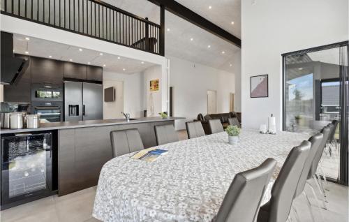 cuisine, Gorgeous Home In Tarm With Wifi in Hemmet