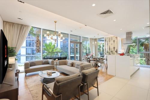 Livbnb - Luxury 3B with Maid's Room, Partial Sea View, Dubái