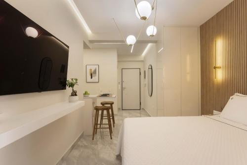 Elegant minimal studio in Kerameikos - image 4