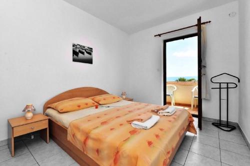 Two-Bedroom Apartment with Sea View image 9