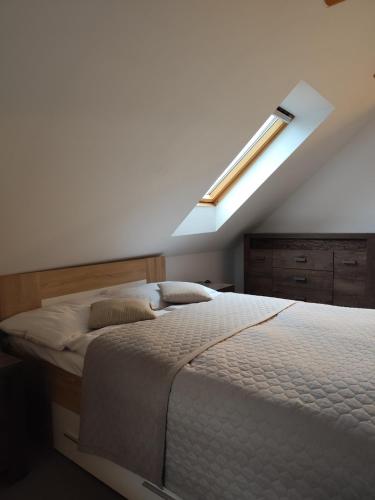 1 queen bed, 2 double beds, 1 sofa bed