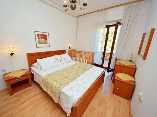 Apartment Marija - with pool - image 12