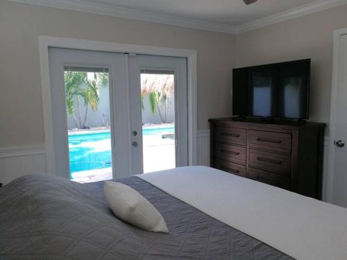 Escape the cold in this huge heated pool in Deerfield Beach, USA