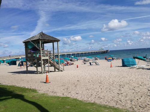 Escape the cold in this huge heated pool in Deerfield Beach, USA