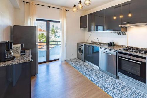Modern apartment 5 mins walking to the Santuary, Fatima (zdjęcie 4)