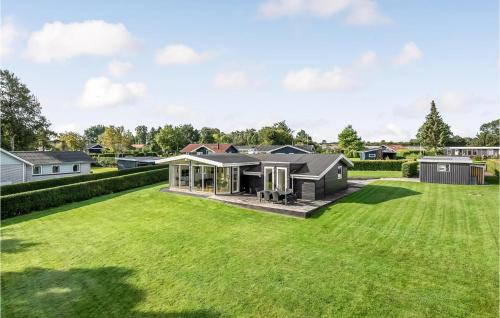  3 Bedroom Beautiful Home In Juelsminde in Sønderby