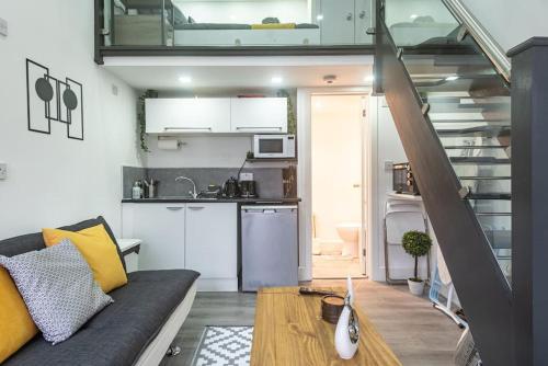 Studio in Central Reading- Next to Town Centre, Reading (photo 5)