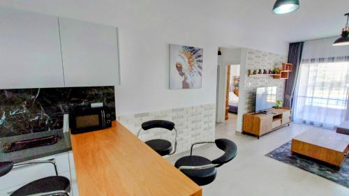 Neuron 1-Bedroom Pool View Apartment in Caesar Resort Neuron 1-Bedroom Pool View Apartment in Caesar Resort