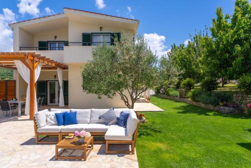 VILLA ROKO with 4 bedrooms 32sqm private pool - image 14