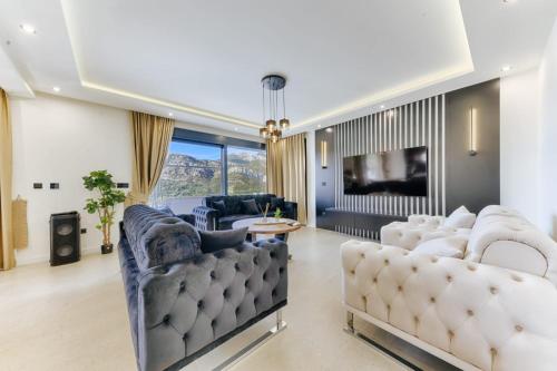 Villa with Sea View image 10
