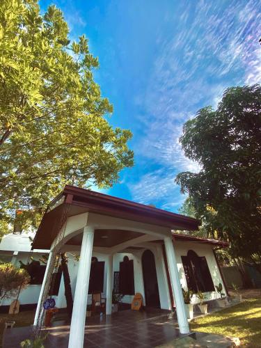 AAA Guest House - Tap to explore photos
