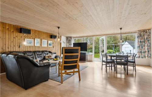  Gorgeous Home In Hvide Sande With Sauna in Bjerregård
