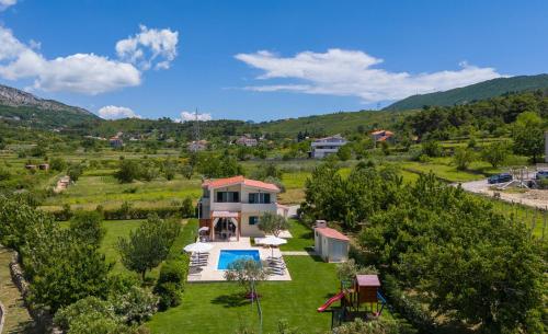VILLA ROKO with 4 bedrooms 32sqm private pool - image 3