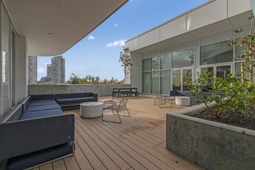 Modern 1-Bedroom Surrey Condo with Amazing Views in Surrey, Canada