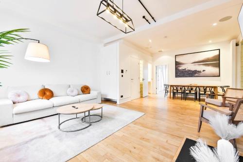 Wonderful Fitzrovia 3 Bed Apartment, Londra