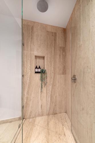 The Melina - Pool & Skyview Bar 5min to Beach Room Type - One-Bedroom Apartment
