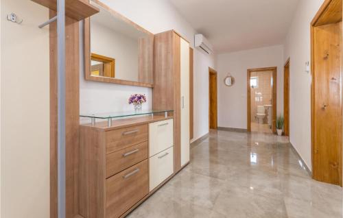 virtuve, Awesome Apartment In Gornje Rastane in Gorica