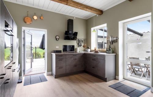 virtuve, Lovely Home In Fejø With Wifi in Fejø