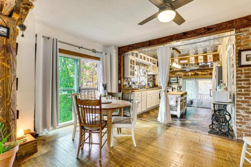 Walk to Downtown Eclectic Wisconsin Dells Home in Wisconsin Dells, USA