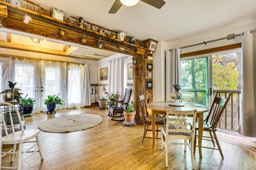 Walk to Downtown Eclectic Wisconsin Dells Home in Wisconsin Dells, USA