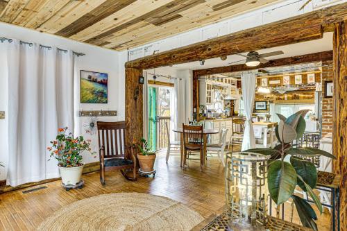 Walk to Downtown Eclectic Wisconsin Dells Home in Wisconsin Dells, USA