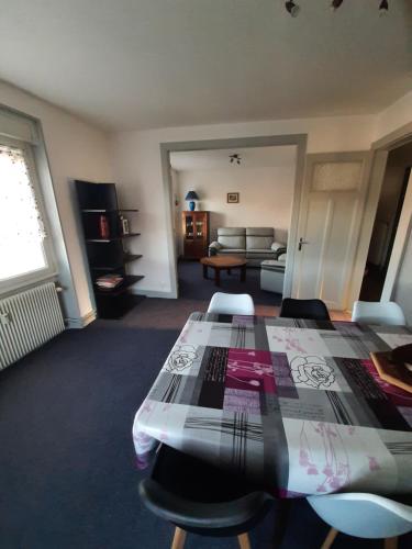 F6 2e étage 4 chambres Gerardmer Centre - Location saisonnière - Gérardmer