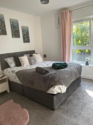 Flat in Greater Manchester - Tap to explore photos