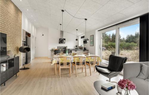  4 Bedroom Beautiful Home In Blokhus in Blokhus