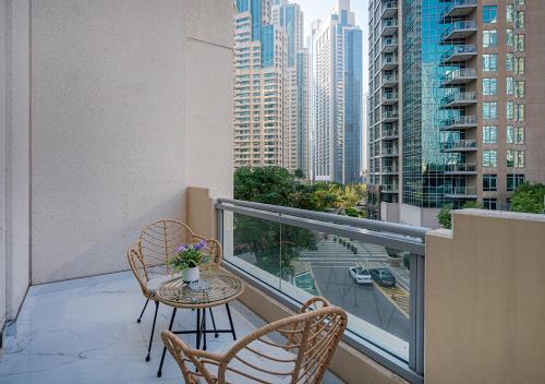 301 Studio with Burj Khalifa Pool & Lake Views - main image