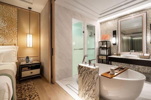 room detail thumbnail 0