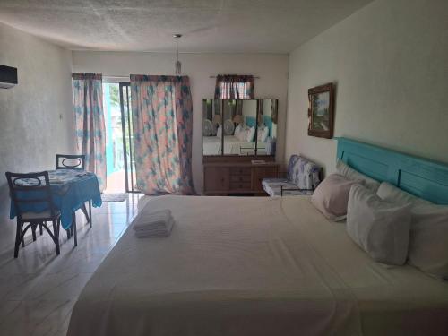 One-Bedroom Apartment image 10