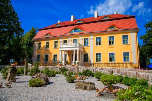 Pałac Wiechlice - Hotel, Restaurant, SPA - 출입구