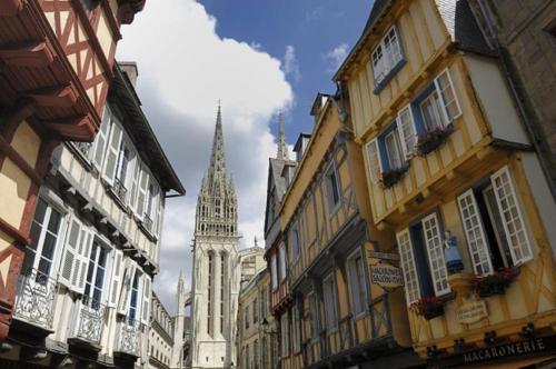 DORMIR EN VILLE - À 450 m du centre historique