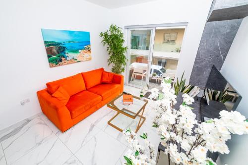 Sea Breeze, Spacious 2-Bedroom LUX Seaside Apartments 3