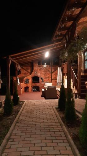 Удобства, Izvorul Maleii in Petrila