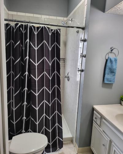 Queen Room, airport location, free wifi in Columbus, USA
