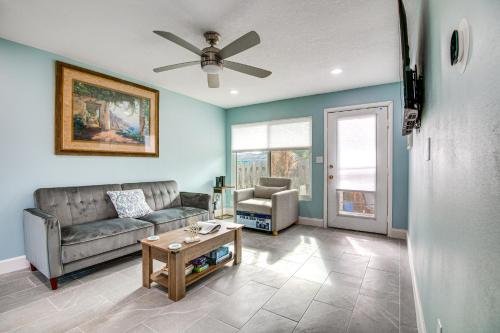 Riverfront Unit with Shared Pool and Dock in Melbourne in Melbourne, USA