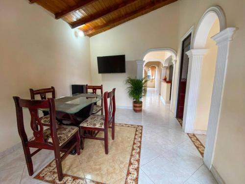 Central y Cómoda casa San Rafael Wifi y Balcón